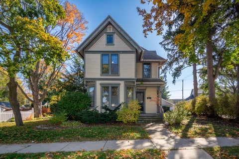Photo of 217 W Jefferson St, Burlington, WI 53105 (MLS # 1986844)