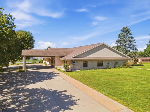 Photo of 1001 Quincy Street -, Onalaska, WI 54650 (MLS # 1981459)