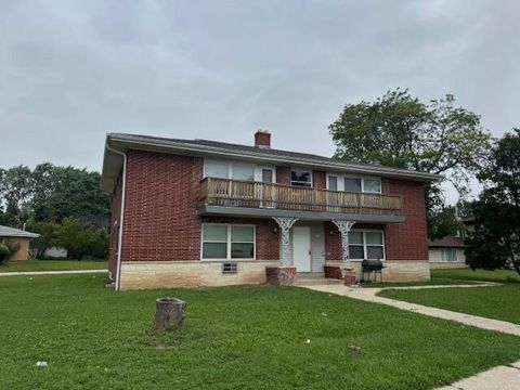 Photo of 8922 W Villard Ave, Milwaukee, WI 53225 (MLS # 1950826)