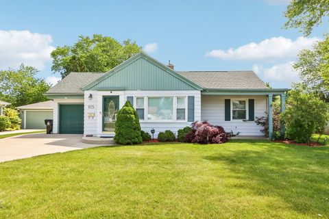 Photo of 825 Illinois St, Racine, WI 53405 (MLS # 1964248)