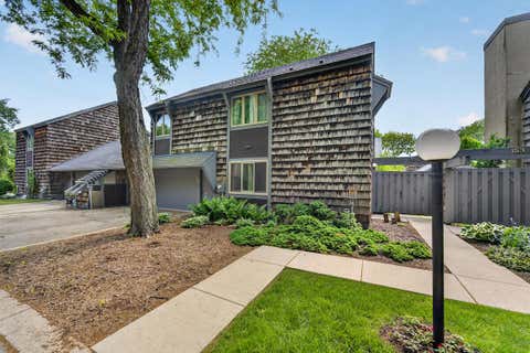 Photo of 152 Lakefield Ct, Wind Point, WI 53402 (MLS # 1968057)