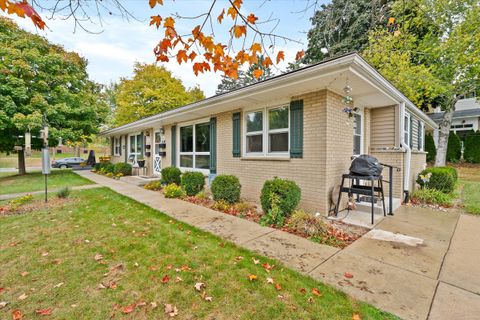 Photo of 122 E James Dr, Port Washington, WI 53074 (MLS # 1939378)