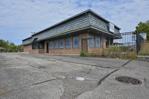 Photo of 622 3 Mile Rd, Racine, WI 53402 (MLS # 1953878)