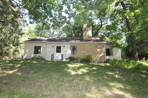Photo of 29306 Durand Ave, Burlington, WI 53105 (MLS # 1971531)