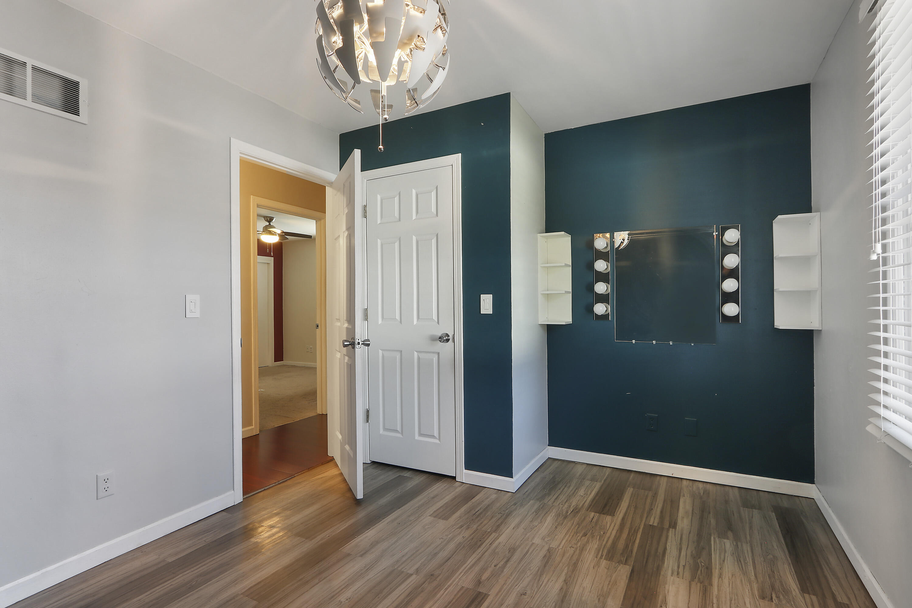 Pleasant Prairie, Wisconsin 53158, United States, 3 Bedrooms Bedrooms, ,2 BathroomsBathrooms,Residential,Pending,99272