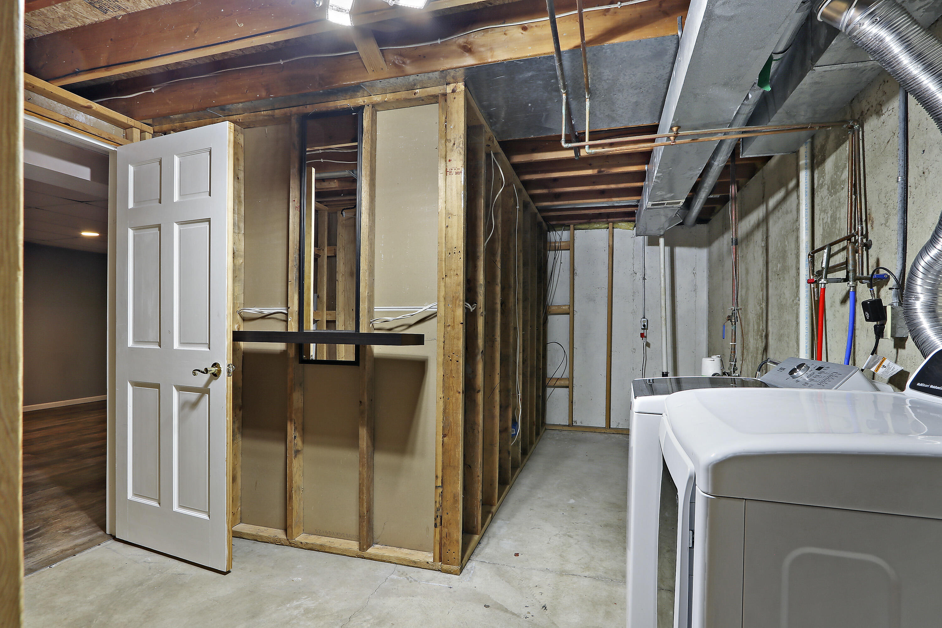 Pleasant Prairie, Wisconsin 53158, United States, 3 Bedrooms Bedrooms, ,2 BathroomsBathrooms,Residential,Pending,99272