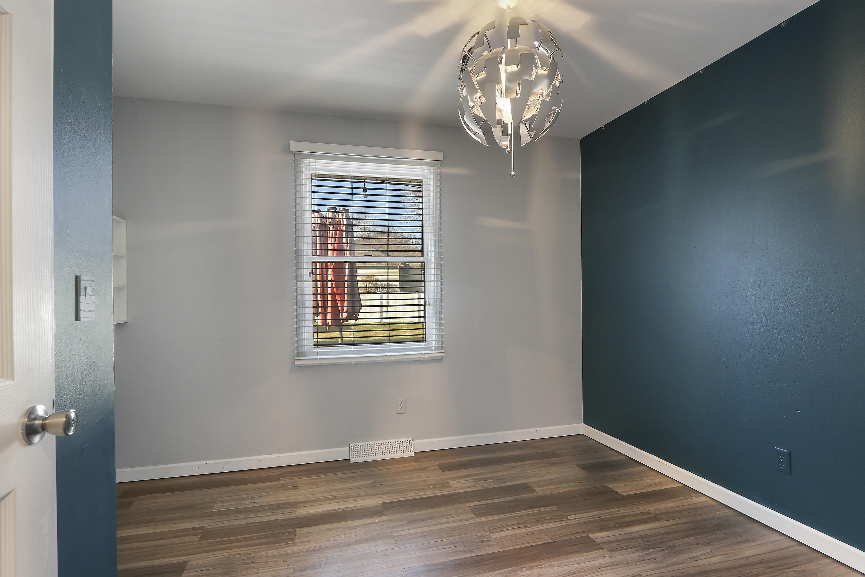 Pleasant Prairie, Wisconsin 53158, United States, 3 Bedrooms Bedrooms, ,2 BathroomsBathrooms,Residential,Pending,99272