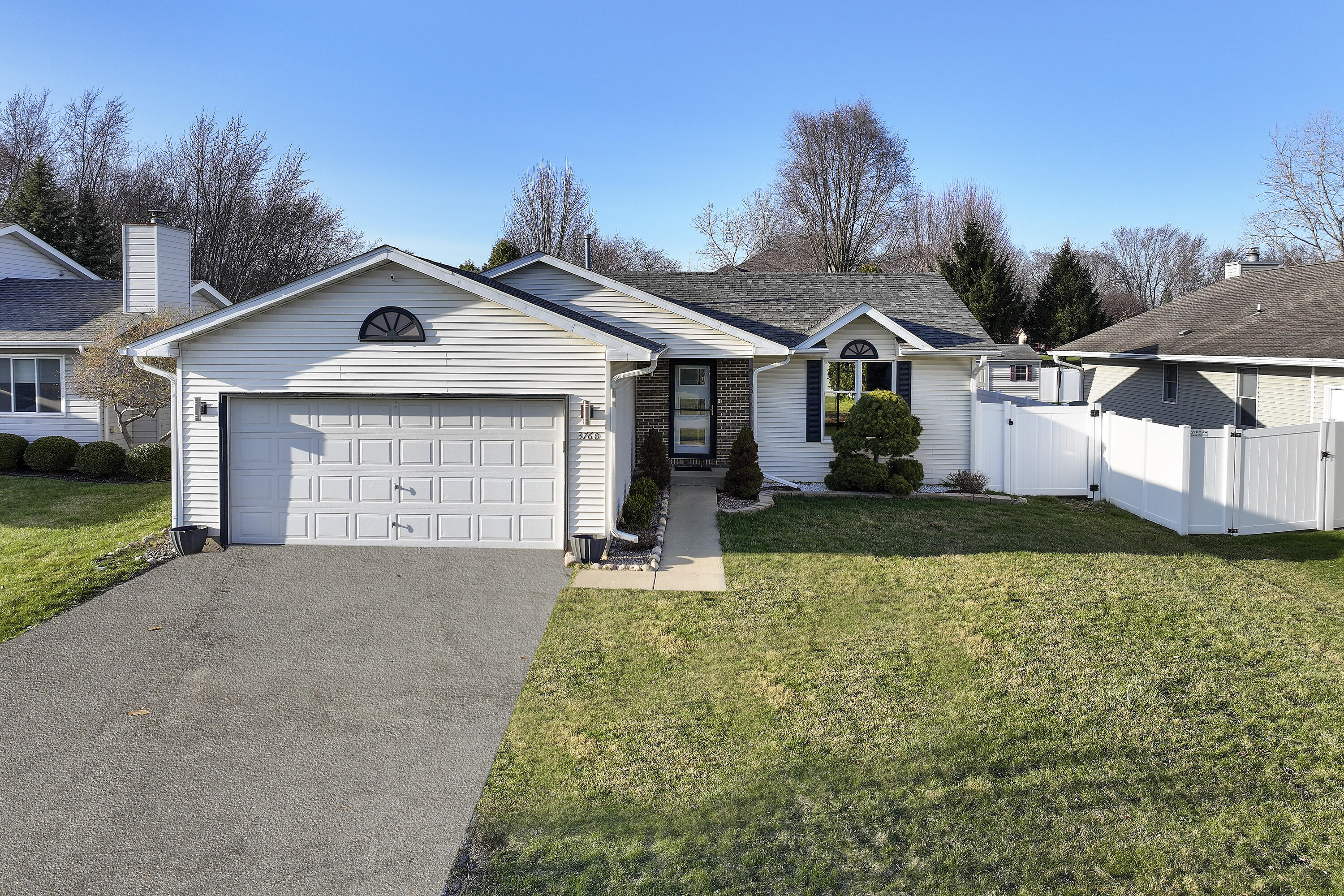 Pleasant Prairie, Wisconsin 53158, United States, 3 Bedrooms Bedrooms, ,2 BathroomsBathrooms,Residential,Pending,99272