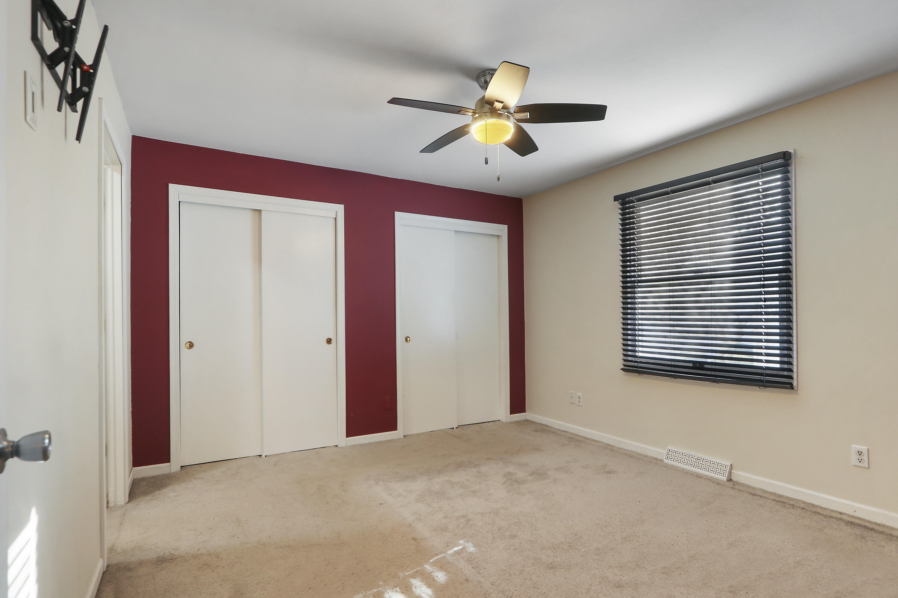 Pleasant Prairie, Wisconsin 53158, United States, 3 Bedrooms Bedrooms, ,2 BathroomsBathrooms,Residential,Pending,99272