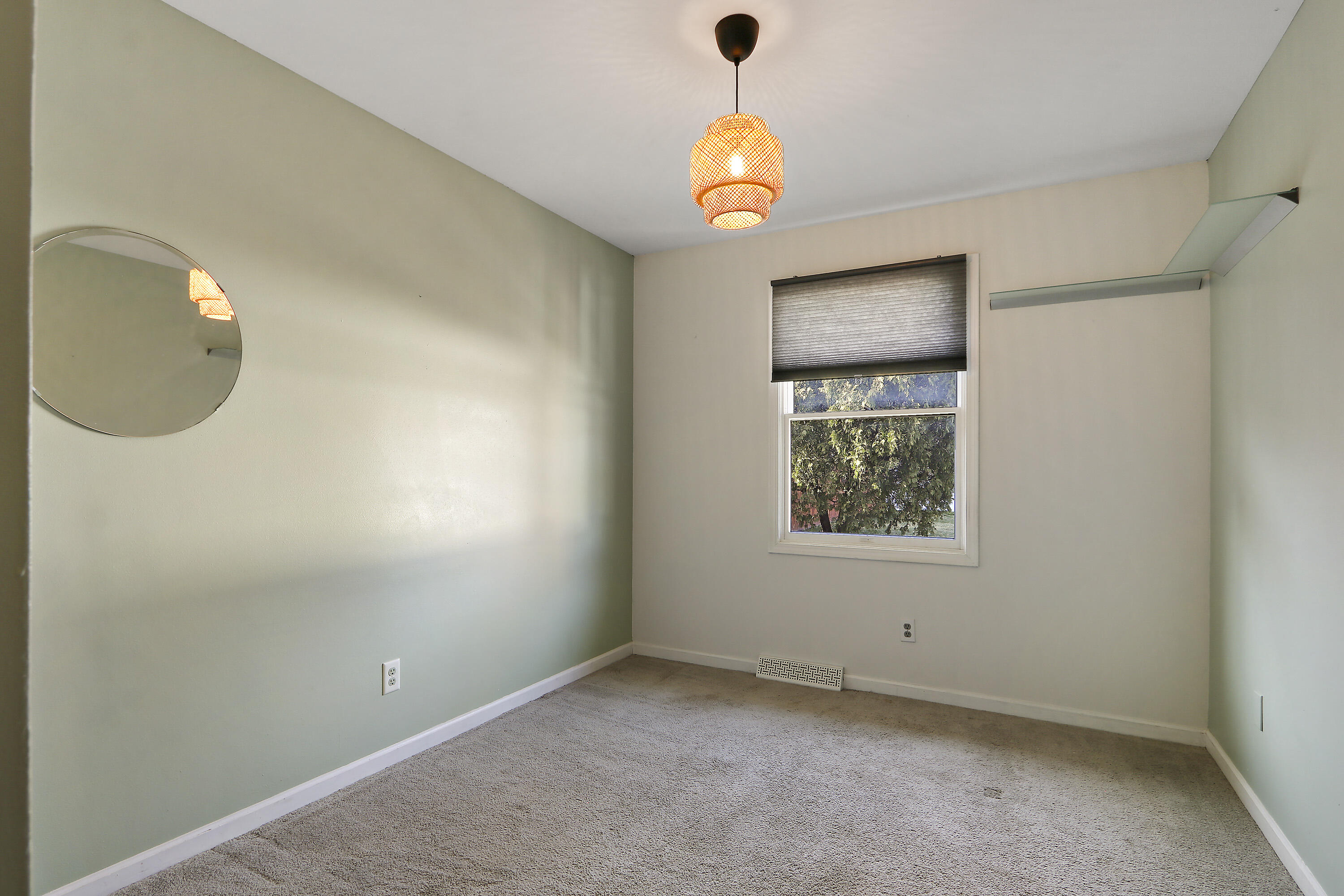 Pleasant Prairie, Wisconsin 53158, United States, 3 Bedrooms Bedrooms, ,2 BathroomsBathrooms,Residential,Pending,99272