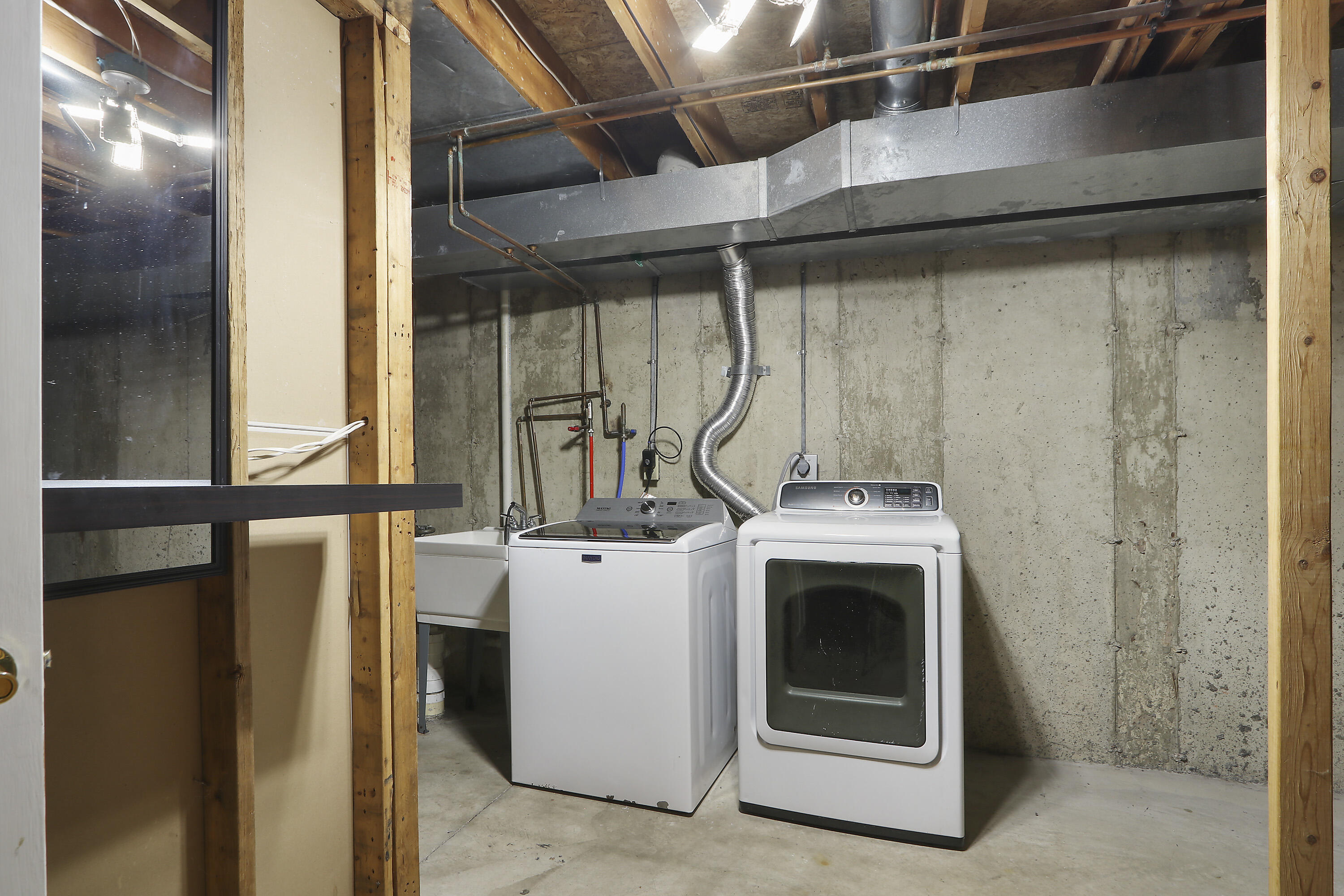 Pleasant Prairie, Wisconsin 53158, United States, 3 Bedrooms Bedrooms, ,2 BathroomsBathrooms,Residential,Pending,99272