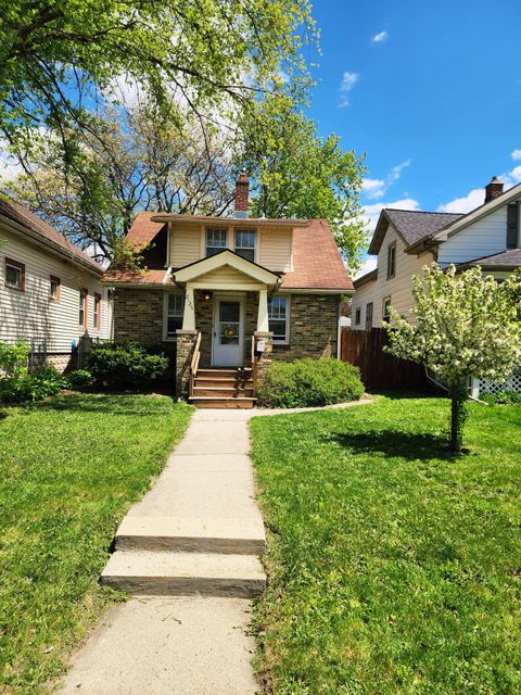 Photo of 2126 S 77th St, West Allis, WI 53219 (MLS # 1962689)
