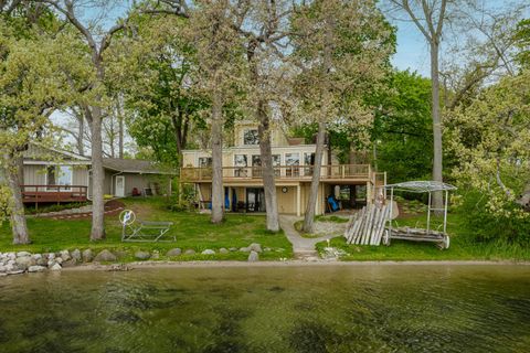 Photo of N9238 South Shore Dr, East Troy, WI 53120 (MLS # 1962771)