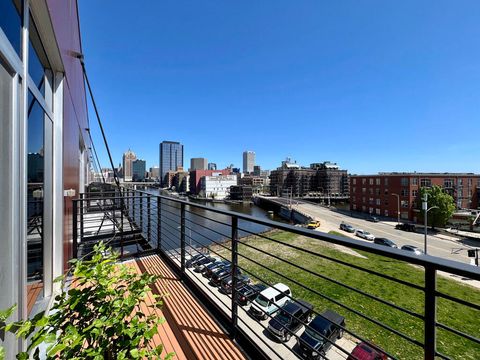 106 W Seeboth St, Milwaukee, WI 53204 - #: 1917668