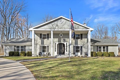 Photo of 712 W Shady Ln, Mequon, WI 53097 (MLS # 1950453)