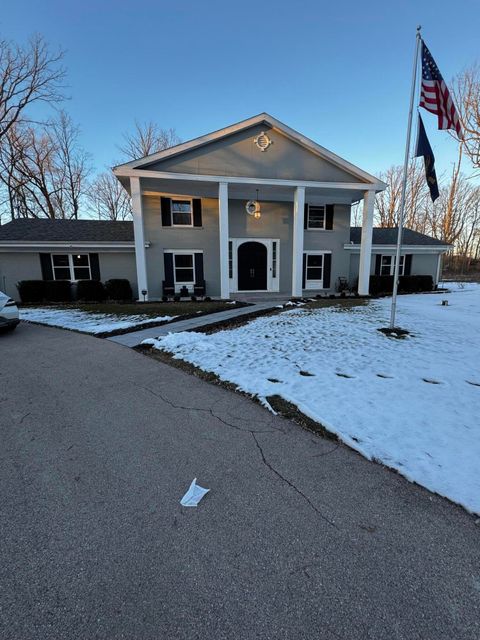 Photo of 712 W Shady Ln, Mequon, WI 53097 (MLS # 1950453)