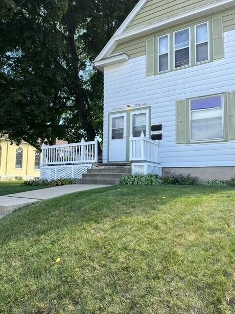 Photo of N89W16329 Cleveland Ave, Menomonee Falls, WI 53051 (MLS # 1952168)