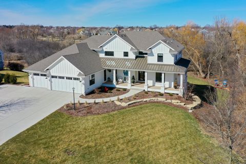 Photo of 6850 W River Birch Dr, Mequon, WI 53092 (MLS # 1957710)