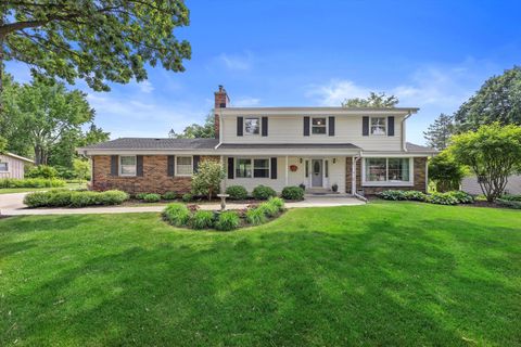 Photo of 6500 S 121st St, Franklin, WI 53132 (MLS # 1922578)