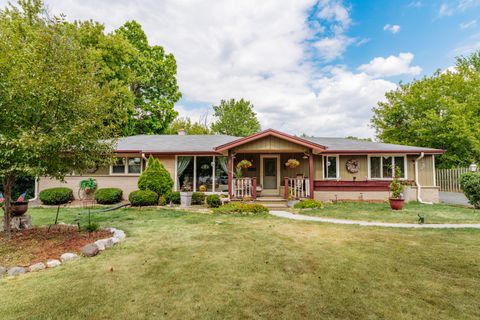 Photo of 3650 S Wollmer Rd, Greenfield, WI 53228 (MLS # 1973285)