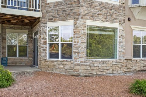 Photo of 6955 S Riverwood Blvd, Franklin, WI 53132 (MLS # 1930882)