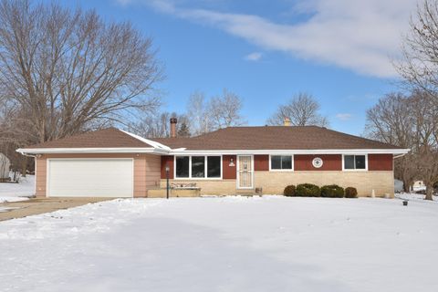 Photo of N70W13848 Brentwood Dr, Menomonee Falls, WI 53051 (MLS # 1948844)