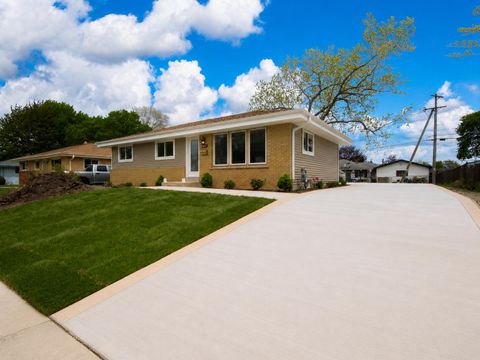 Photo of 4621 39th Ave, Kenosha, WI 53144 (MLS # 1961752)