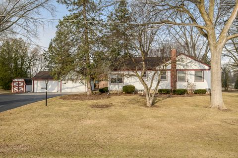 Photo of 11149 N Crestline Rd, Mequon, WI 53092 (MLS # 1910382)