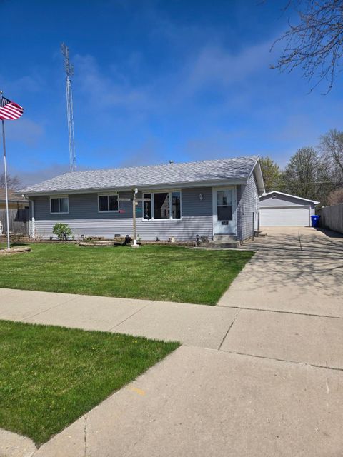 Photo of 1509 19th Ave, Kenosha, WI 53140 (MLS # 1959606)