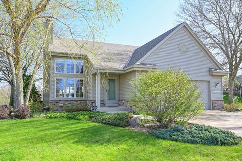 Photo of 824 Briody St, Burlington, WI 53105 (MLS # 1959133)