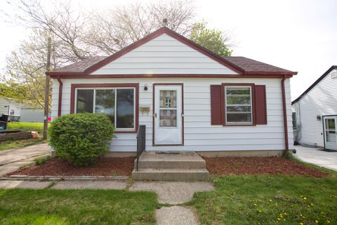 Photo of 3559 S 1st Pl, Milwaukee, WI 53207 (MLS # 1960957)