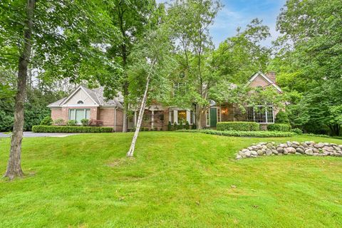 Photo of 10829 N Beechwood Dr, Mequon, WI 53092 (MLS # 1924766)