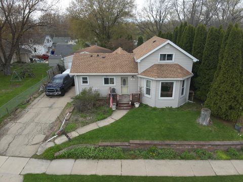 Photo of 607 George St, Kaukauna, WI 54130 (MLS # 1962503)
