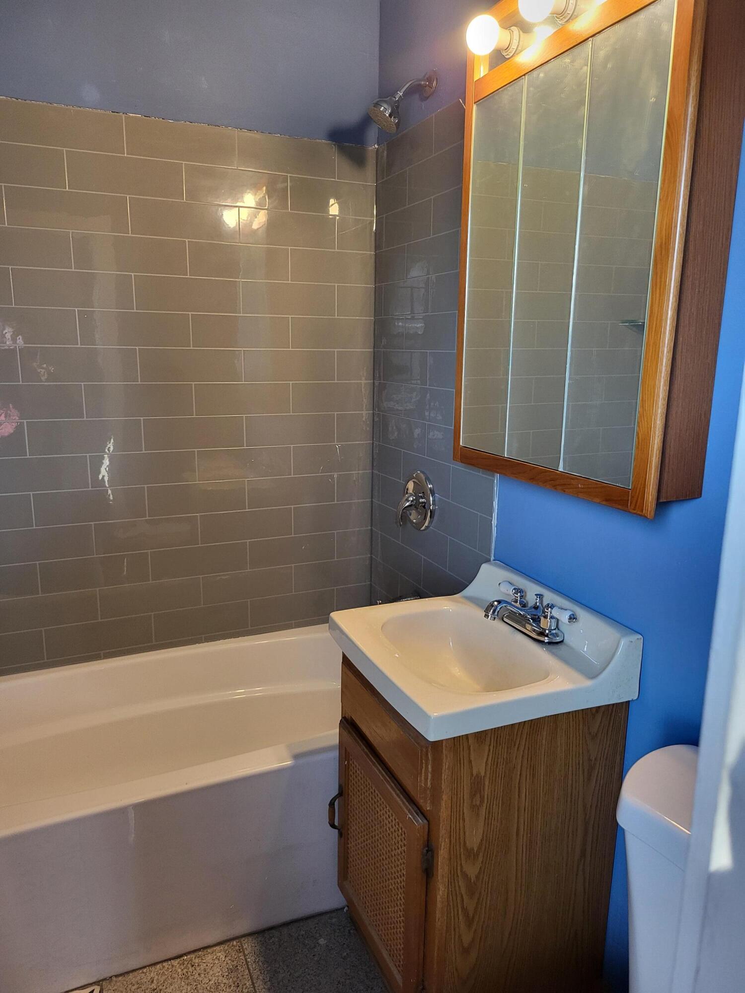 Racine, Wisconsin 53404, United States, 4 Bedrooms Bedrooms, ,2 BathroomsBathrooms,Residential,Active,17678