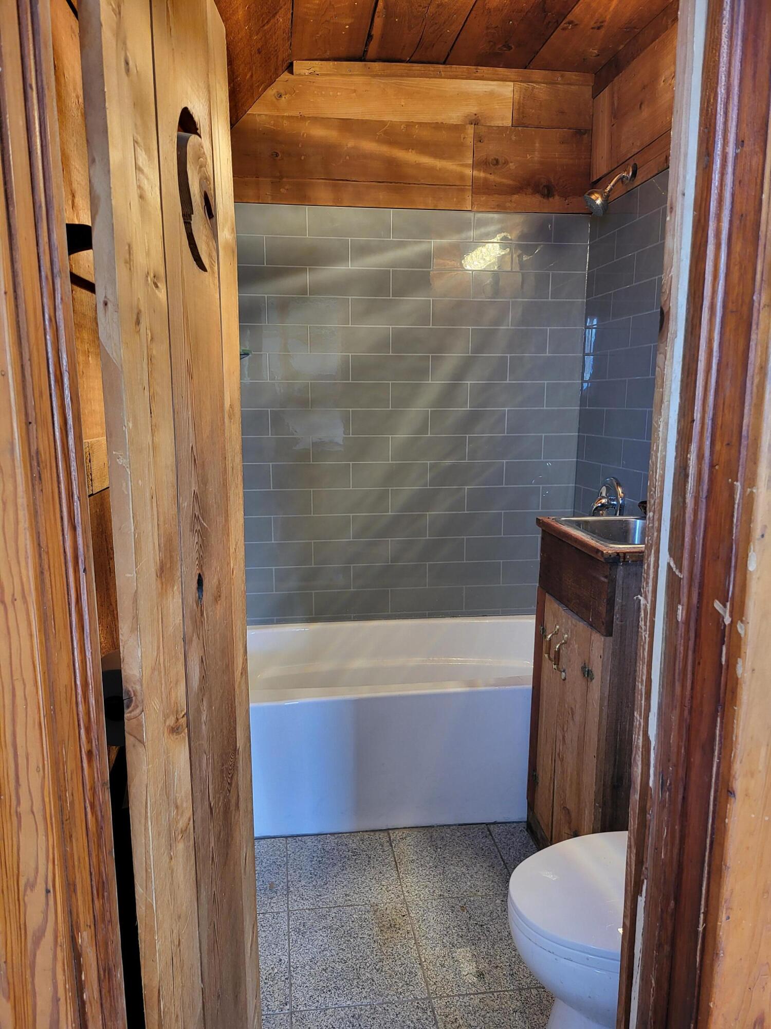 Racine, Wisconsin 53404, United States, 4 Bedrooms Bedrooms, ,2 BathroomsBathrooms,Residential,Active,17678