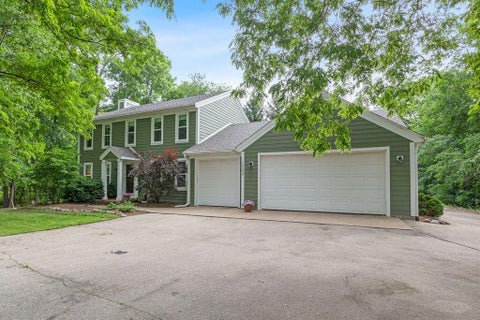 Photo of 1703 Bark River Dr, Delafield, WI 53029 (MLS # 1969746)