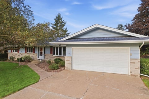 Photo of 710 Krueger Ct, Onalaska, WI 54650 (MLS # 1981967)