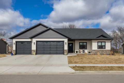 Photo of 1909 Arches Dr, Holmen, WI 54636 (MLS # 1954091)