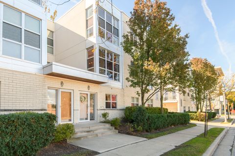 2114 N Commerce St, Milwaukee, WI 53212 - #: 1940894