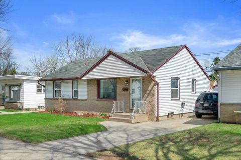 Photo of 3816 N 83rd St, Milwaukee, WI 53222 (MLS # 1958382)