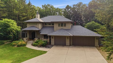 Photo of 7692 Schiller Ct, Middleton, WI 53593 (MLS # 1969701)