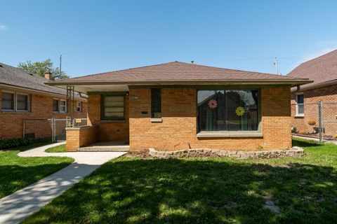 Photo of 4861 N 66th St, Milwaukee, WI 53218 (MLS # 1961784)