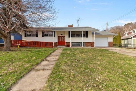 Photo of W5906 Valley Pkwy, Shelby, WI 54601 (MLS # 1956909)