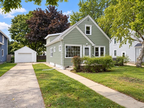 Photo of 4937 N Hollywood Ave, Whitefish Bay, WI 53217 (MLS # 1982187)