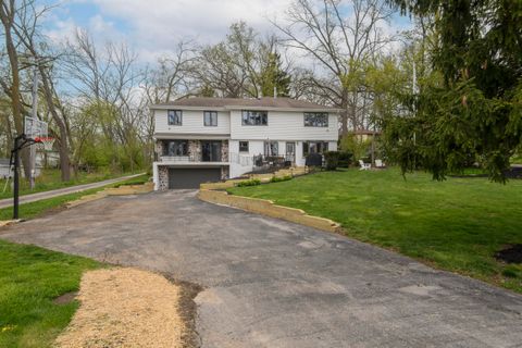 Photo of 935 N 124th St, Elm Grove, WI 53122 (MLS # 1960677)