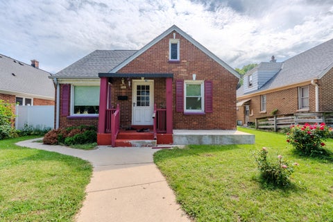 Photo of 3221 W Oklahoma Ave, Milwaukee, WI 53215 (MLS # 1978733)