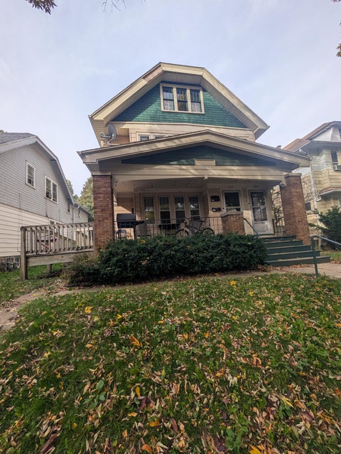 Photo of 2533 N 51st St, Milwaukee, WI 53210 (MLS # 1984612)