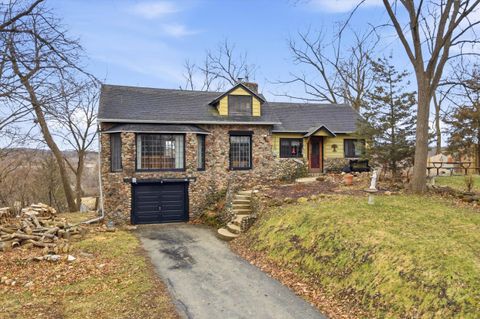 Photo of 1576 Highland Ave, Richfield, WI 53033 (MLS # 1953383)