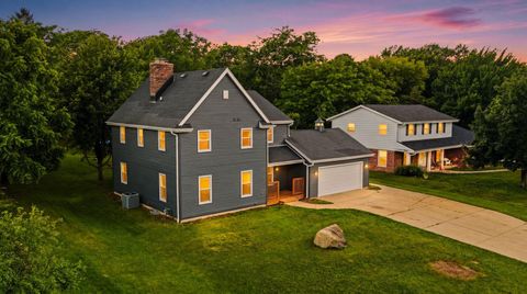 Photo of 3971 S 118th St, Greenfield, WI 53228 (MLS # 1968539)
