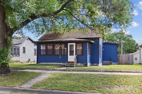 Photo of 522 Caledonia St, La Crosse, WI 54601 (MLS # 1968993)